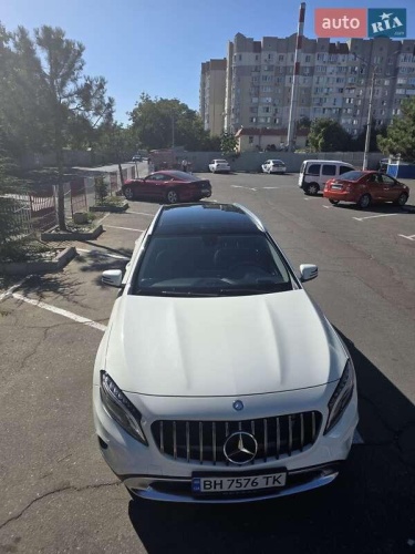 Mercedes-Benz GLA-Class 2015