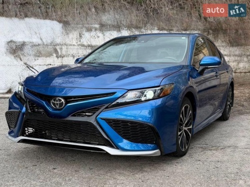 Toyota Camry 2019