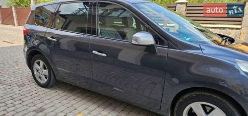 Renault Grand Scenic 2012