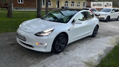 Tesla Model 3 2020