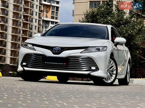 Toyota Camry 2019