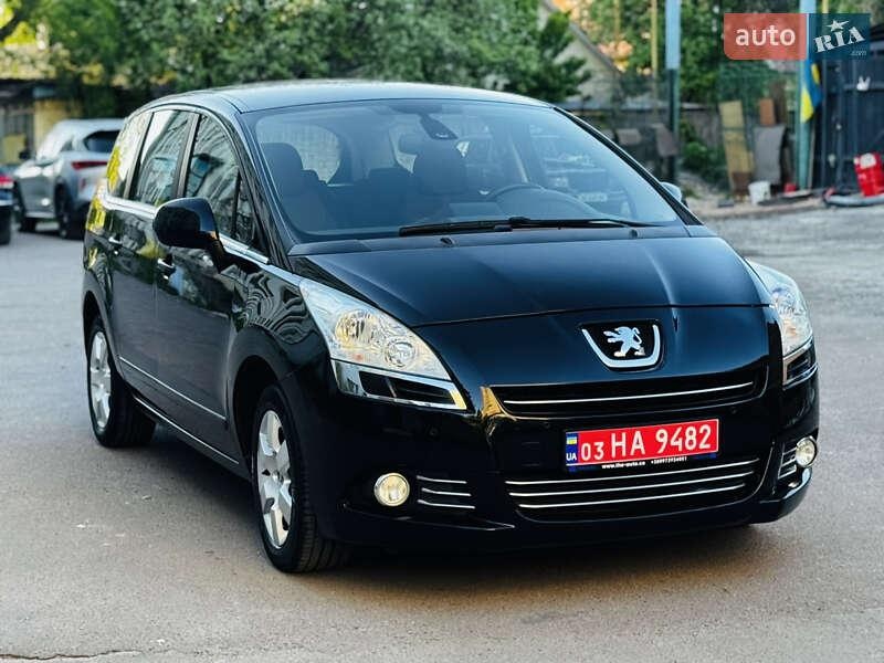 Peugeot 5008 2011