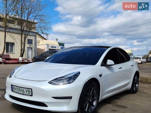Tesla Model 3 2021