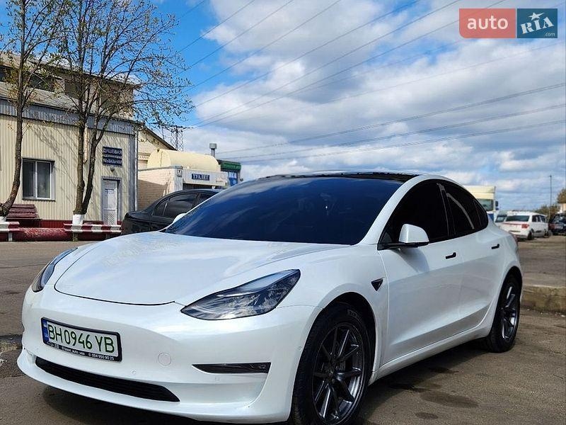 Tesla Model 3 2021