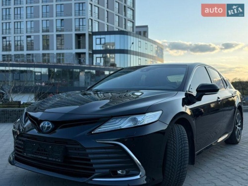 Toyota Camry 2021