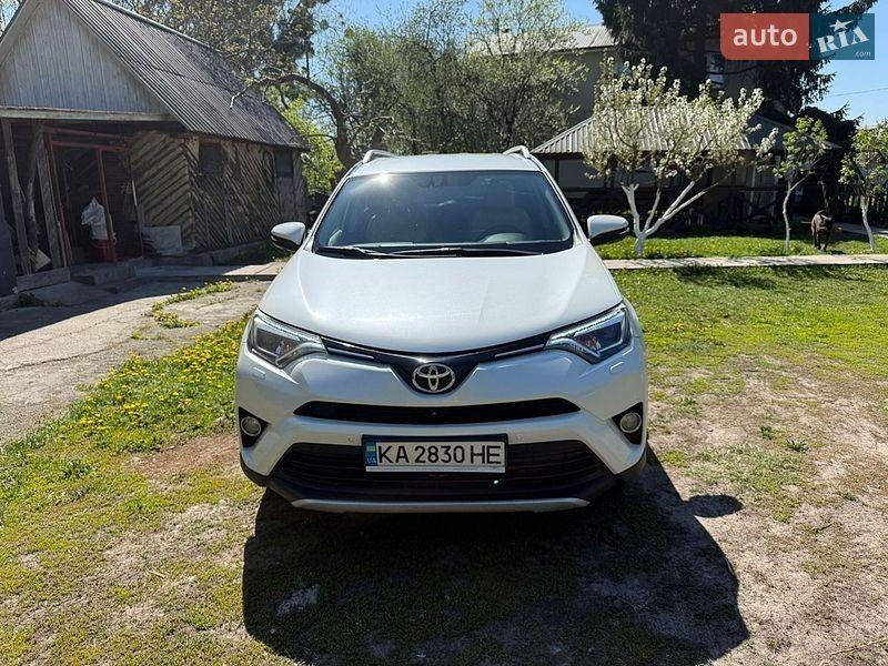 Toyota RAV4 2017