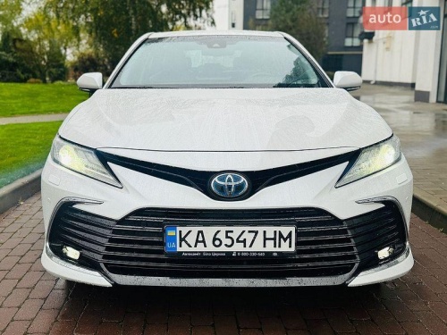 Toyota Camry 2021