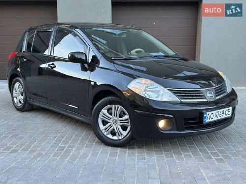 Nissan TIIDA 2008