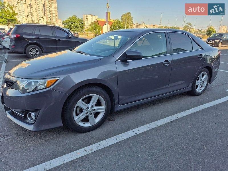 Toyota Camry 2014