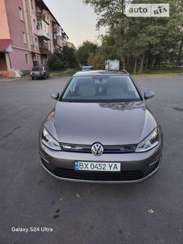 Volkswagen e-Golf 2016