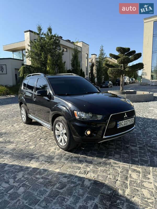Mitsubishi Outlander 2011