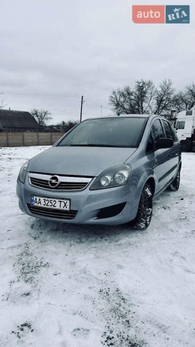 Opel Zafira 2011