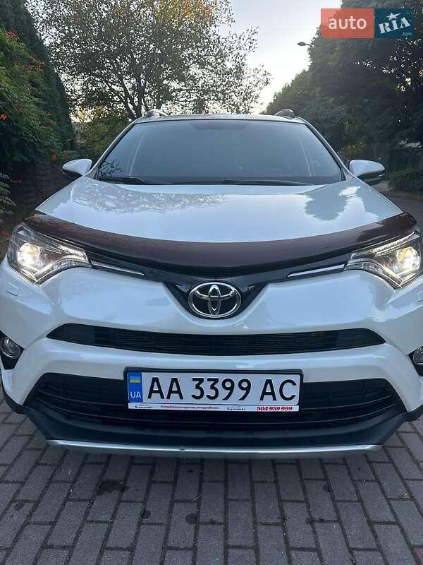 Toyota RAV4 2017