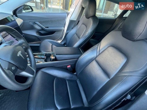Tesla Model 3 2019