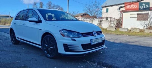 Volkswagen e-Golf 2014