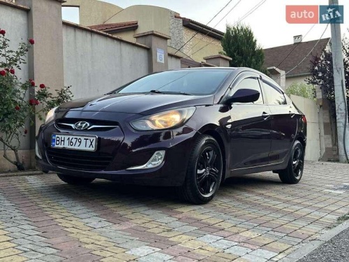 Hyundai Accent 2012
