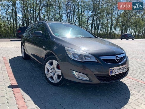 Opel Astra 2012