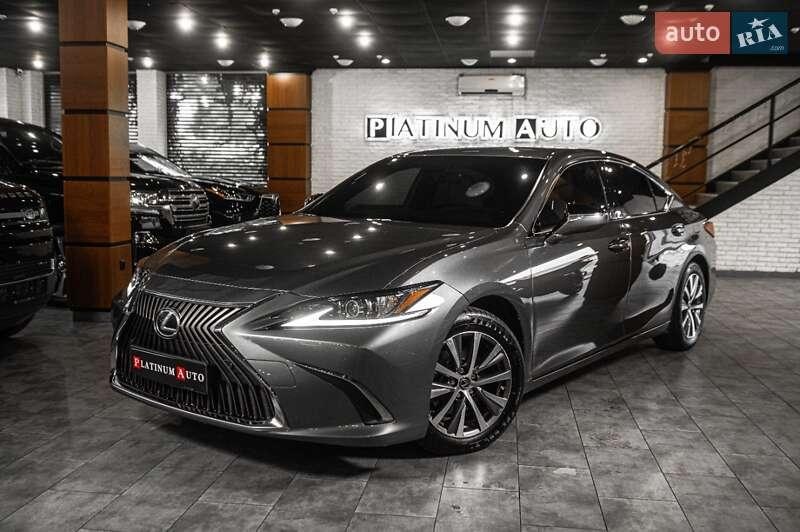 Lexus ES 2019