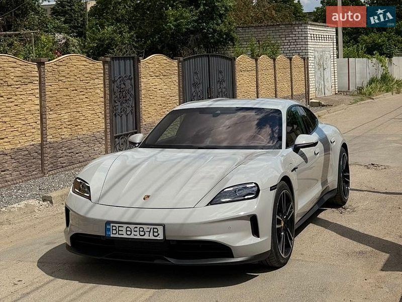 Porsche Taycan 2025