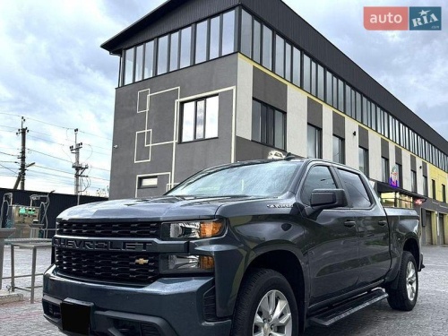 Chevrolet Silverado 2021