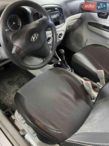 Hyundai Accent 2010