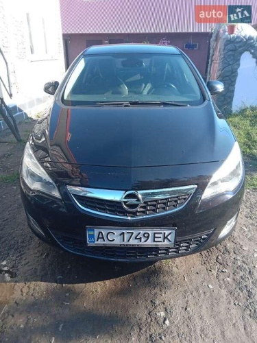 Opel Astra 2011
