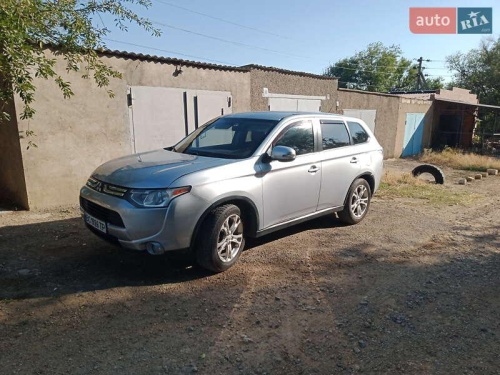 Mitsubishi Outlander 2014