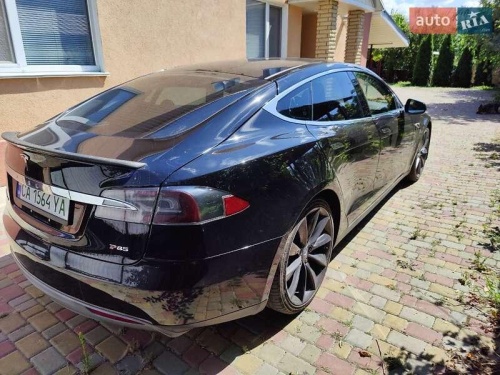 Tesla Model S 2012