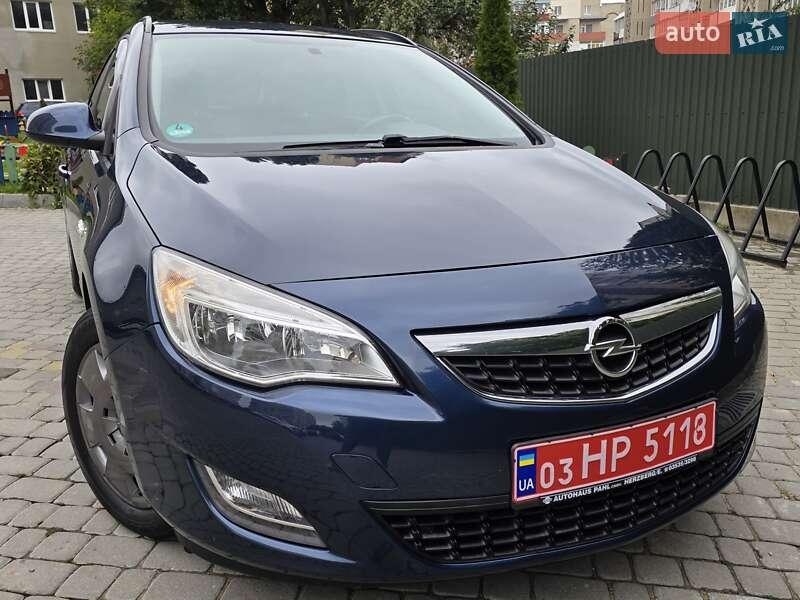 Opel Astra 2012