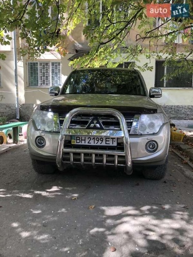 Mitsubishi Pajero 2012