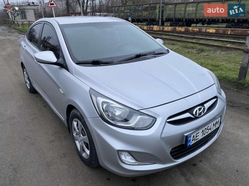 Hyundai Accent 2012