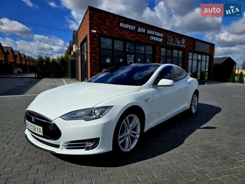 Tesla Model S 2013