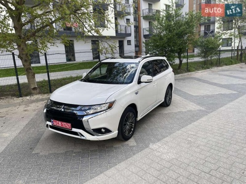 Mitsubishi Outlander 2021