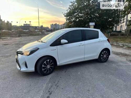 Toyota Yaris 2016