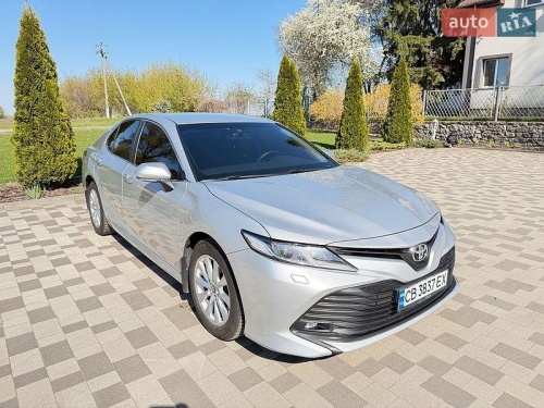 Toyota Camry 2019