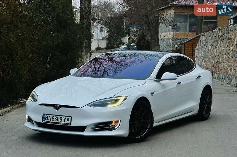 Tesla Model S 2018