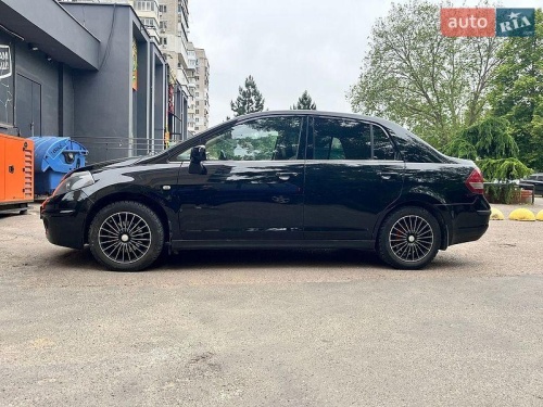 Nissan TIIDA 2008
