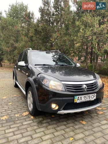 Renault Sandero StepWay 2012