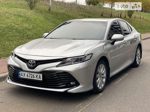 Toyota Camry 2019