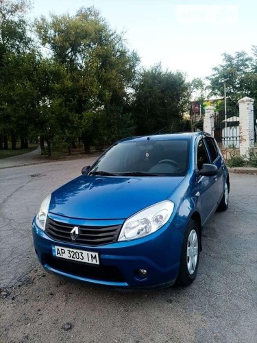 Renault Sandero 2011