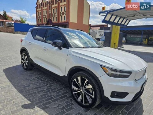 Volvo XC40 2021