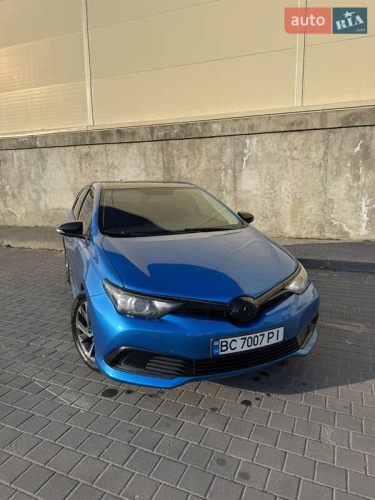 Toyota Auris 2015