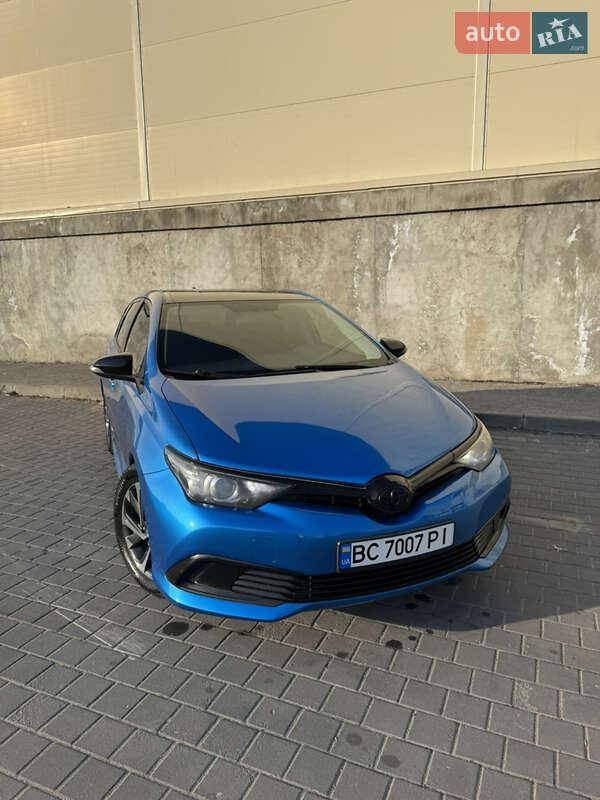 Toyota Auris 2015