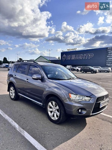 Mitsubishi Outlander 2011