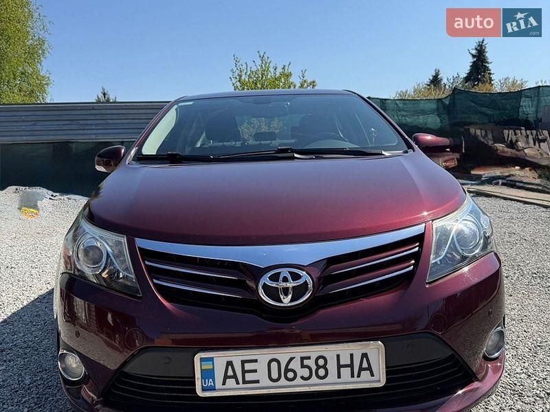 Toyota Avensis 2012