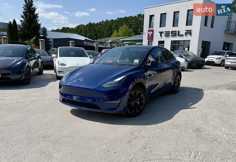 Tesla Model Y 2024