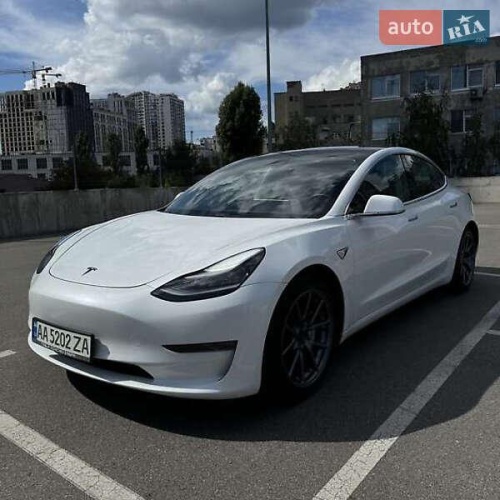 Tesla Model 3 2020