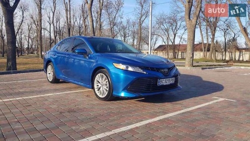 Toyota Camry 2019