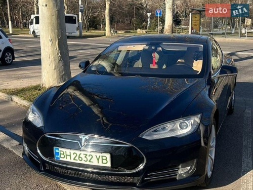 Tesla Model S 2013