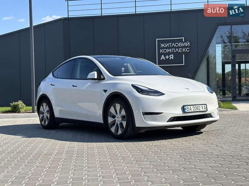 Tesla Model Y 2021